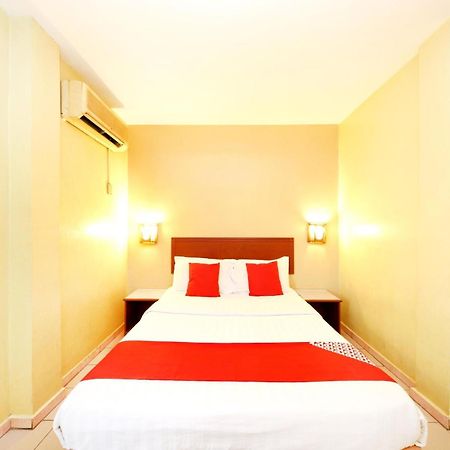 קלאנג Super Oyo 447 Comfort Hotel Meru מראה חיצוני תמונה