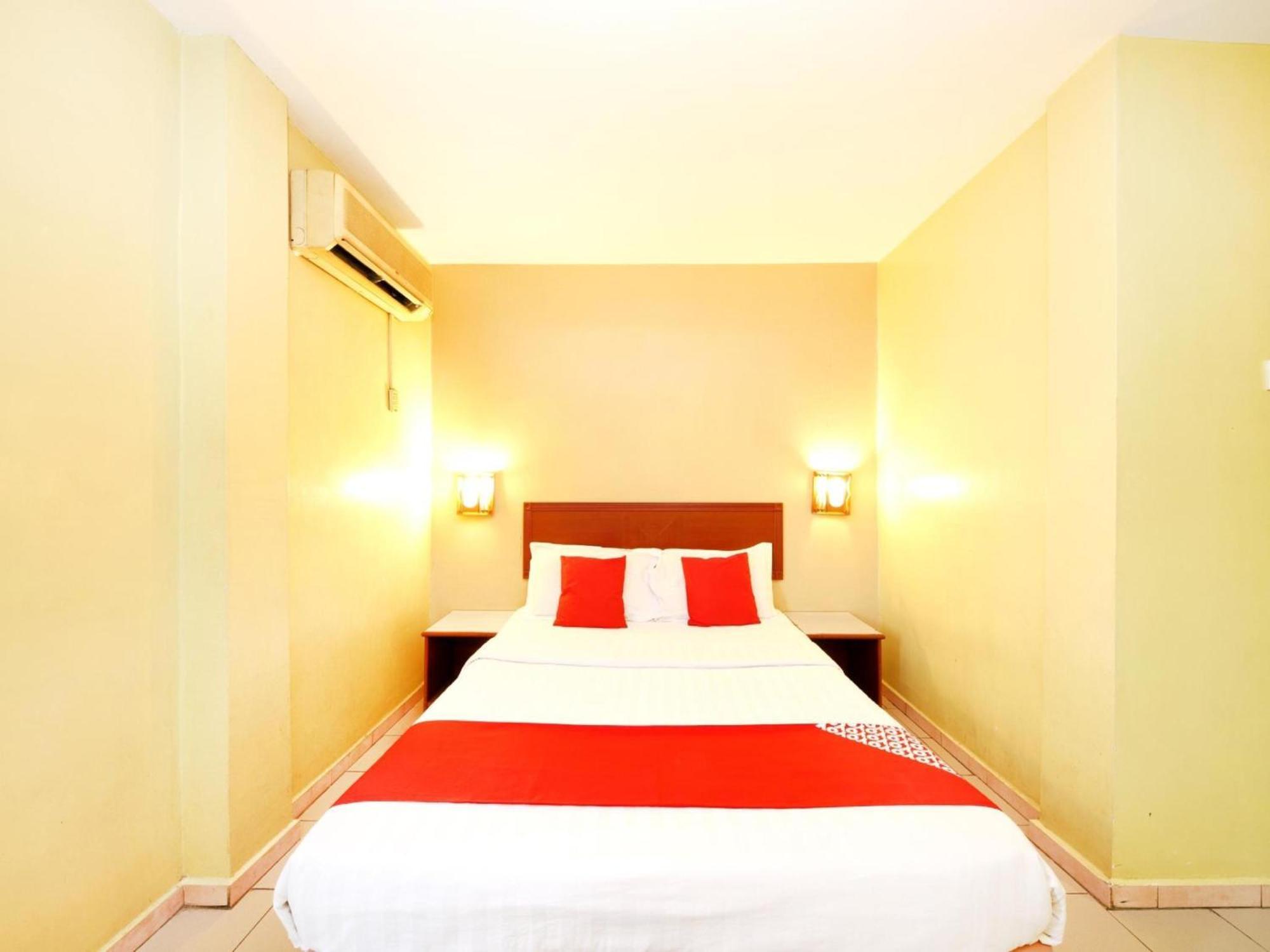 קלאנג Super Oyo 447 Comfort Hotel Meru מראה חיצוני תמונה