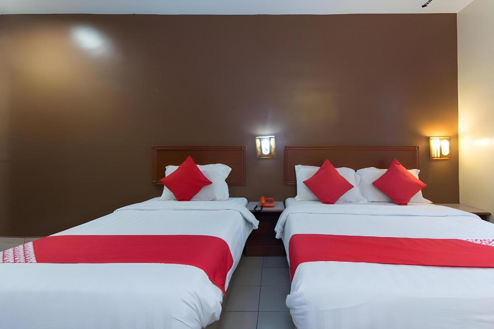 קלאנג Super Oyo 447 Comfort Hotel Meru מראה חיצוני תמונה