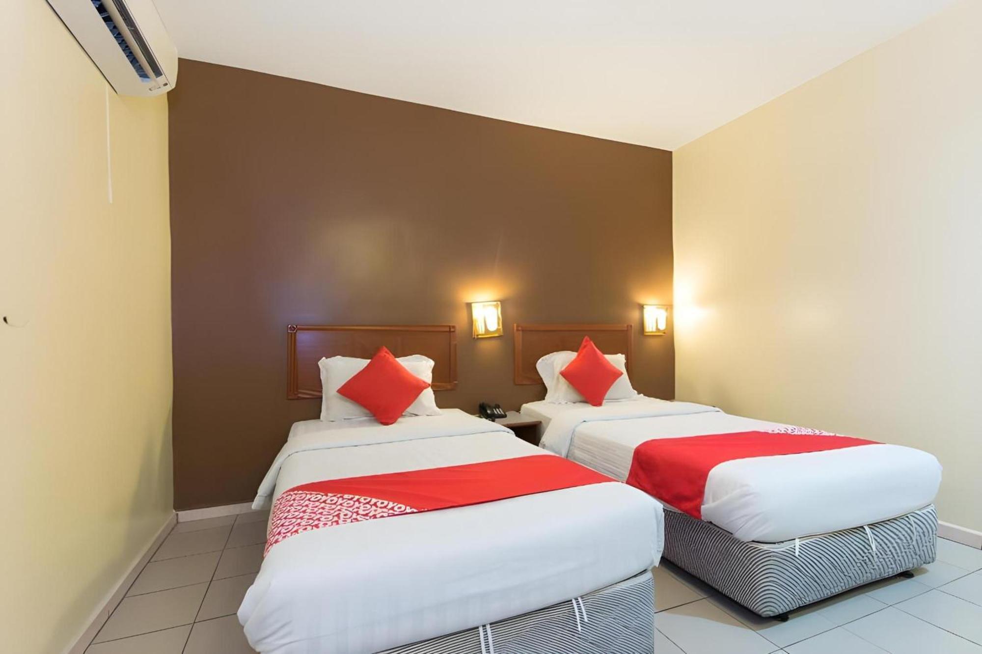 קלאנג Super Oyo 447 Comfort Hotel Meru מראה חיצוני תמונה