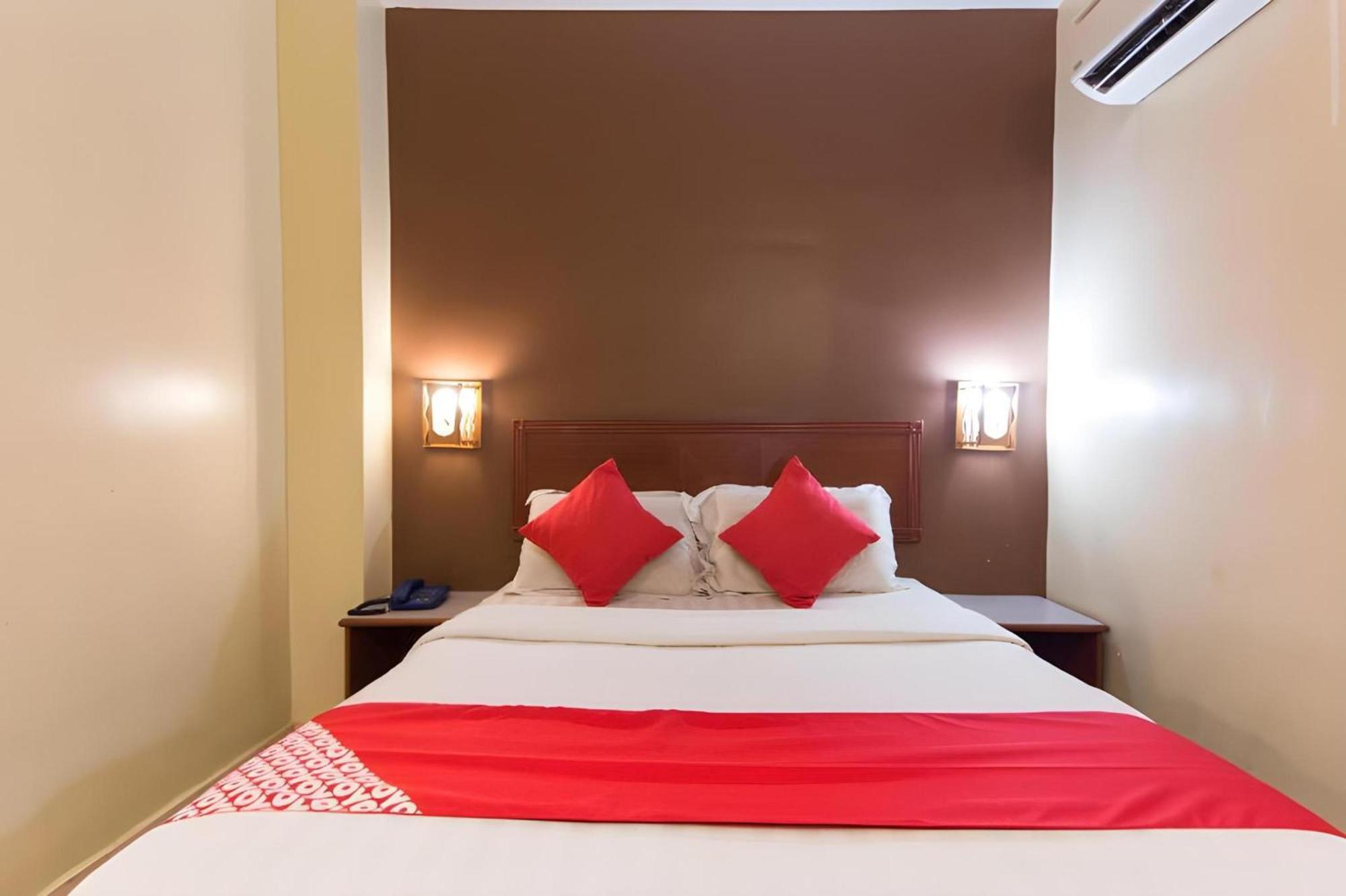 קלאנג Super Oyo 447 Comfort Hotel Meru מראה חיצוני תמונה