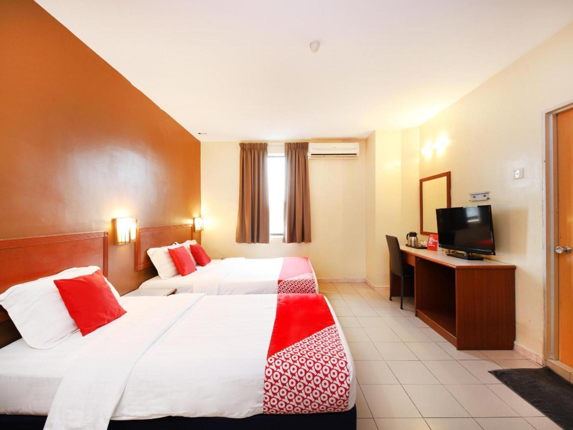 קלאנג Super Oyo 447 Comfort Hotel Meru מראה חיצוני תמונה