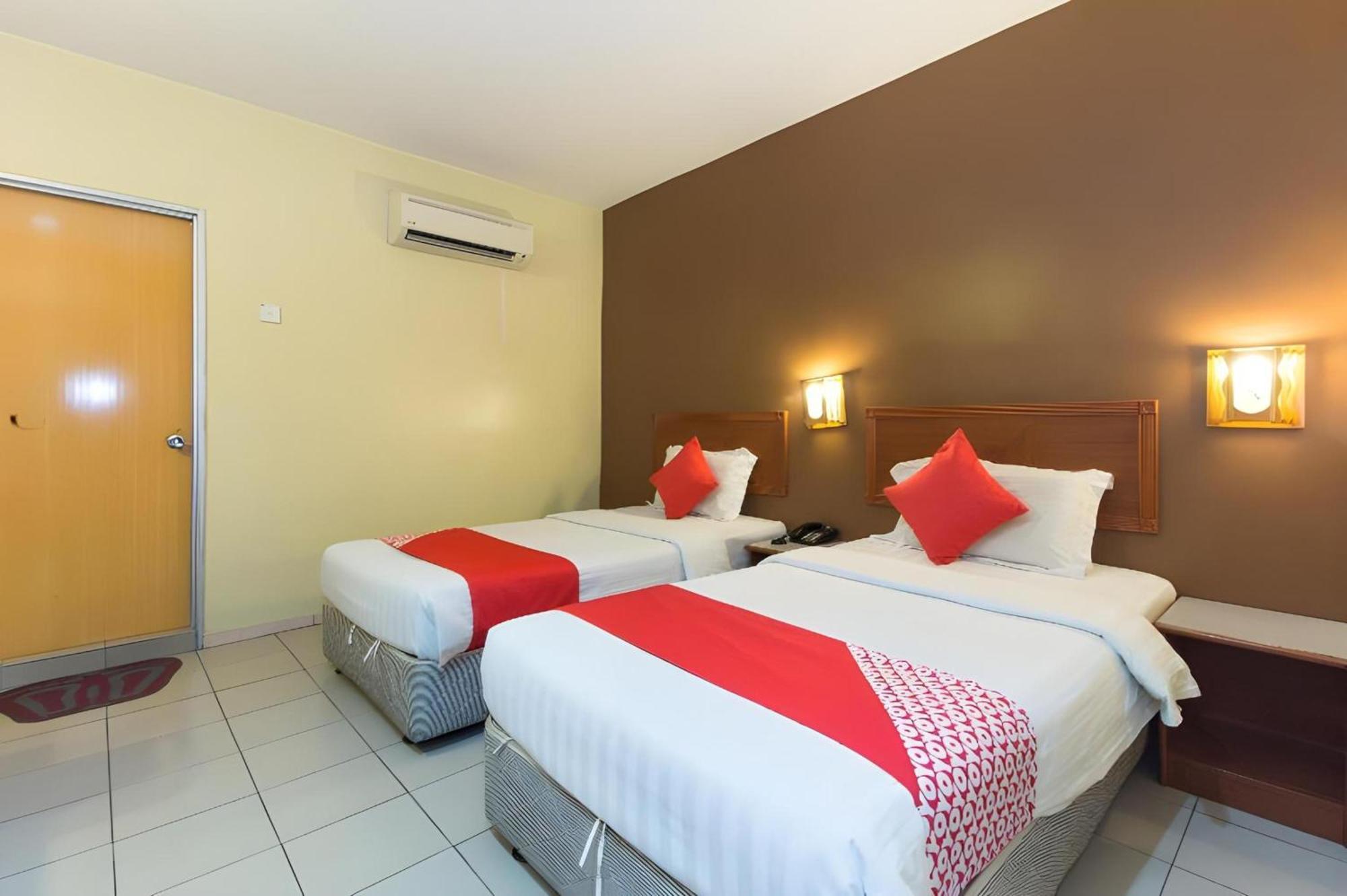 קלאנג Super Oyo 447 Comfort Hotel Meru מראה חיצוני תמונה