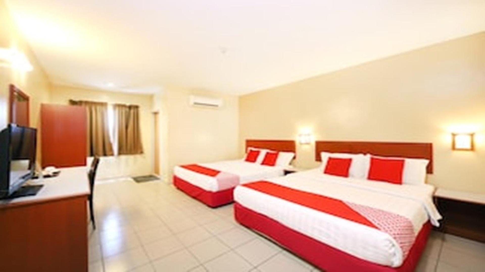 קלאנג Super Oyo 447 Comfort Hotel Meru מראה חיצוני תמונה